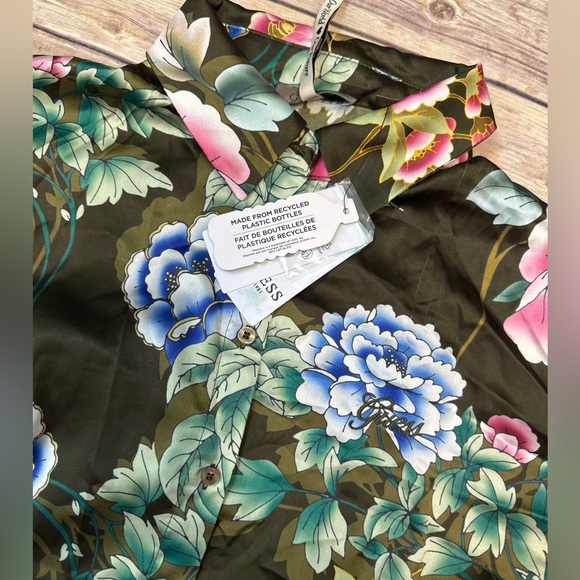 GUESS Women's ECO LONG SLEEVE BOWED JUN SATIN SHIRT Green Size M - Picture 3 of 8